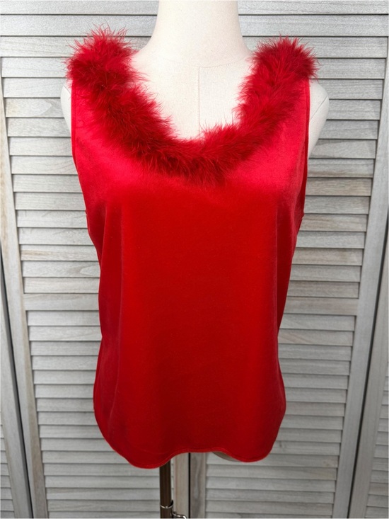 Cinema Etoile Tops - CINEMA ETOILE Women's Vintage 90's/Y2K Velvety Red Tank Top Feather Neck-M